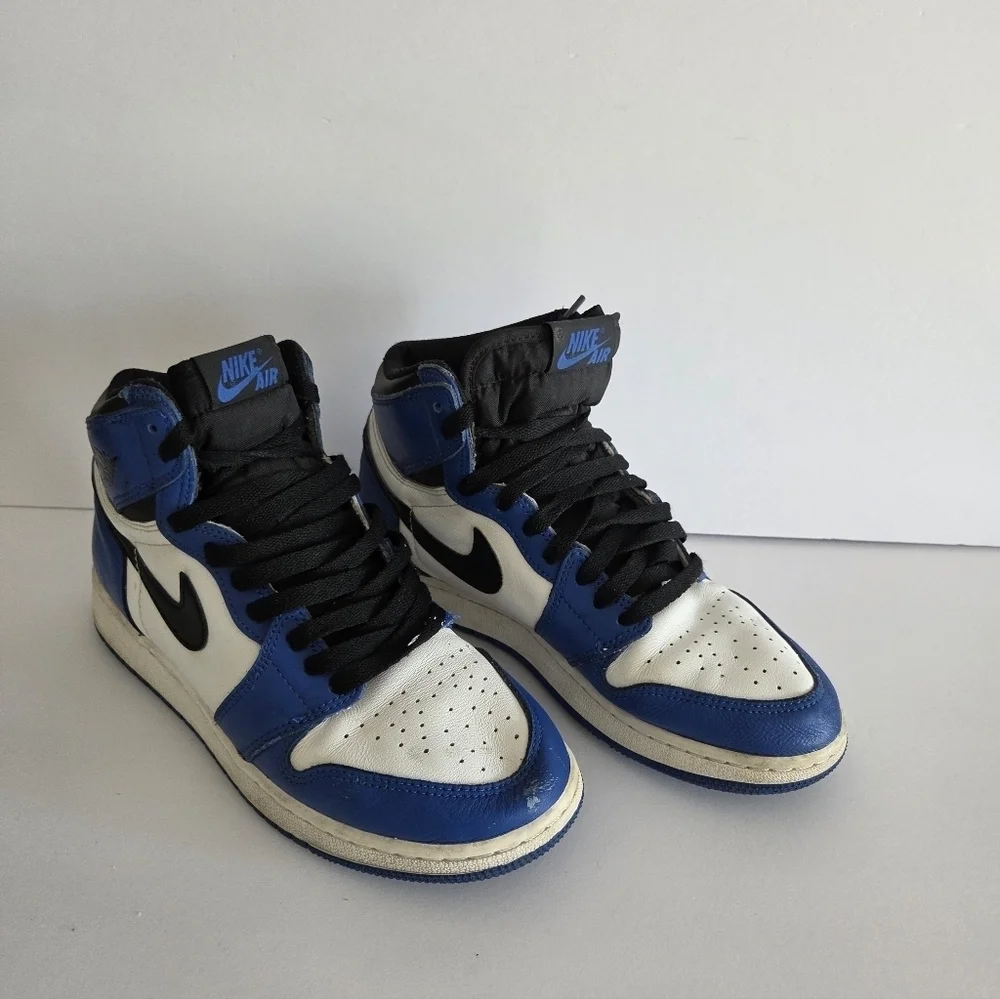 Nike Air Jordan 1 High-Top Sneakers in Blue and White Sz.5,5 Y